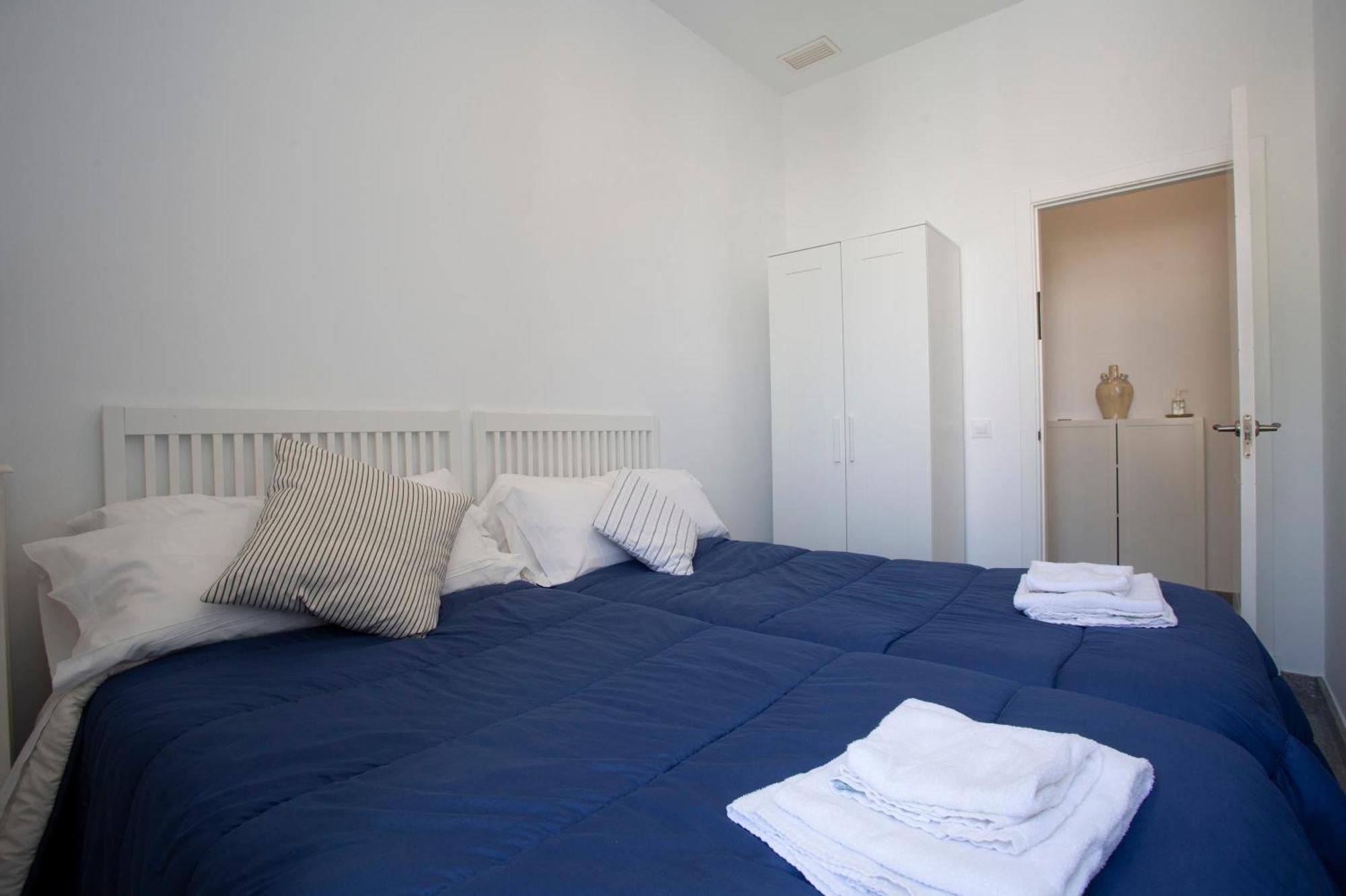 Apartamentos El Capitan Veneno By Cadiz4Rentals Room photo